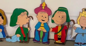 Belén PEANUT PEOPLE Navidad Madera Exterior Patio Arte Set de 10, Charlie - Imagen 1 de 10