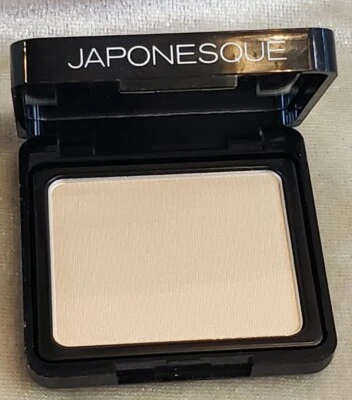 JAPONESQUE Kumadori Collection Highlighter Color /Shade 01 GOLDEN PEARL 5 g/.167 - Image 1 of 4