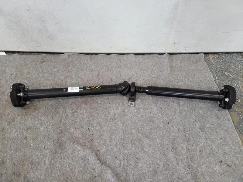 2018 CHEVROLET CAMARO 6.2L 6 SPEED DRIVE SHAFT 30K MILES - Image 1 of 4