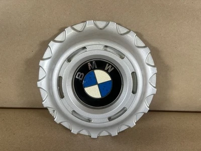 BMW 1995-2001 735I 740I 750I SILVER OEM CENTER CAP 36.13-1 182 271 - Image 1 of 4