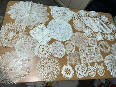 Tischdecke ca. 25 filigrane dekorative HÄKELDECKCHEN Handarbeiten Zierdeck - Bild 1 von 4