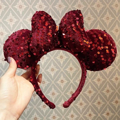 Tokyo Disney-Parques Rojo Oscuro Terciopelo Lentejuelas Orejas de Minnie Lazo Navidad Diadema Foto 1 de 4