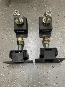 Genuine Cummins Barry Marine Engine Mounts   5295151   5404874 set of 4 - Picture 1 of 6