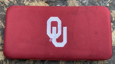 Oklahoma University Sooners Clutch Purse. Outside is rough, but inside is new Cover