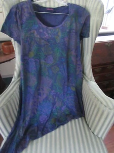 NEU MIT ETIKETT FRISCHE PRODUKTE "OCEANSCAPE" DESIGN SASHA DRAPIERTES T-SHIRT. AUF MOONLT. SCHMEICHELHAFT... (M) - Bild 1 von 3