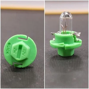 Lampadine cruscotto con portalampada 12V 2W attacco base verde scatola 10 pezzi - Foto 1 di 1