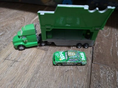Disney Pixar Cars Chick Hicks camion trasportatore pressofuso 1:55 - Immagine 1 di 2