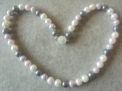 Entzückende Halskette Schmuck aus Perlen Magnetverschluss rosa/weiß/grau Nr.3869 - Bild 1 von 4