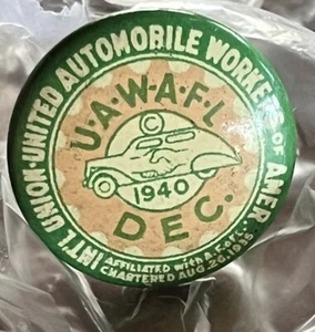 UAW United Automobile Workers of America Dues Paid Dec 1940 Pin Button VG/Ex - Picture 1 of 4