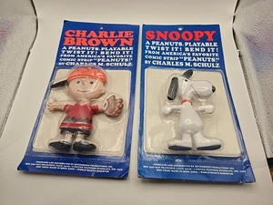 Snoopy & Charlie Brown Bend Double Figure in Blister Pack Collectible - Picture 1 of 4
