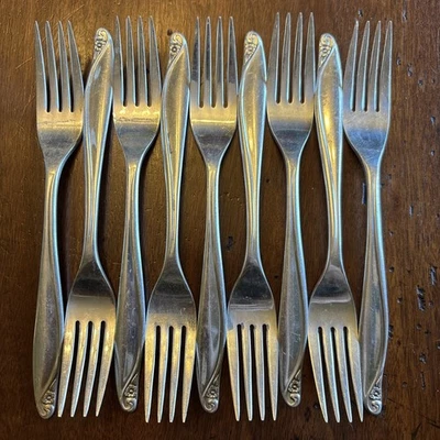 VTG Wm. Rogers Oneida Ltd Silverware Silver Plate Flowertime 9 Dinner Forks Set - Image 1 of 4