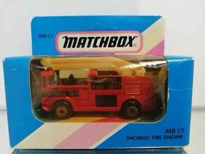Matchbox MB 13 Snorker Fire Engine in rosso nella scatola - Immagine 1 di 4