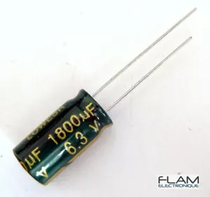 Condensateur 6.3V 1800uF électrolytique Aluminium LOW ESR capacitor 16x8mm - Foto 1 di 2