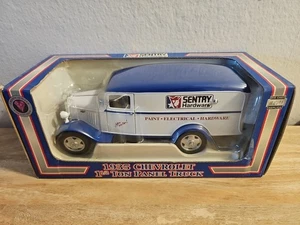 Sentry Hardware 1935 Chevrolet 1 1/2 Ton Panel Truck Die Cast Replica - Bild 1 von 4