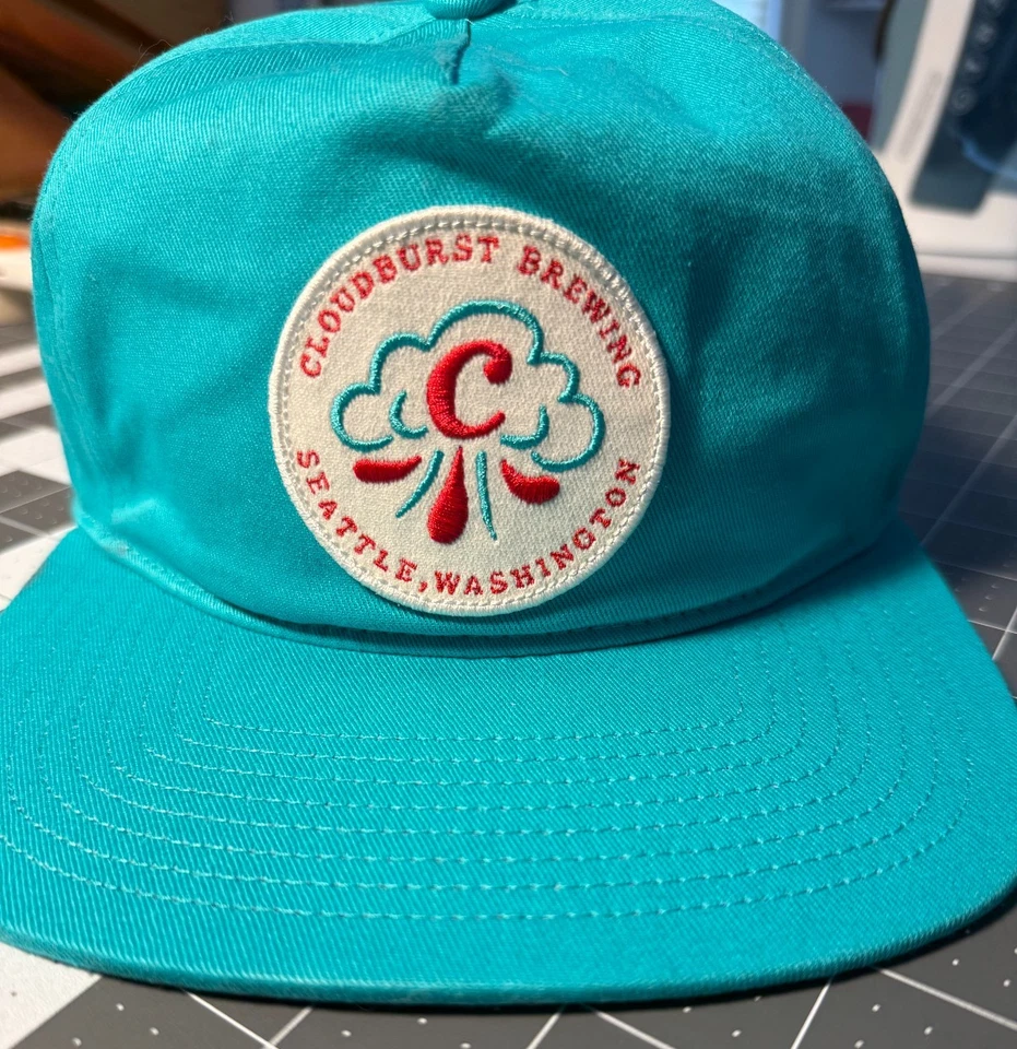 Coal CLOUDBURST BREWING 蓝绿色布贴平边帽,西雅图啤酒厂啤酒帽 — 第 1/4 张图片