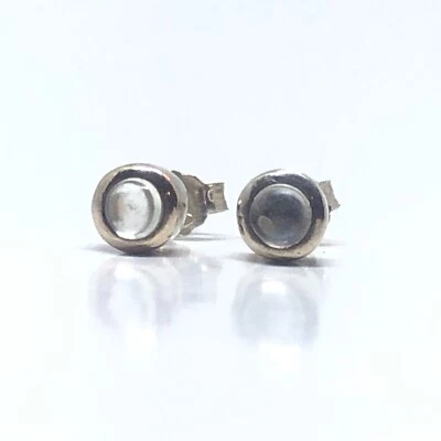 Aretes de plata con piedra lunar de Ceilán 5 mm redondos opacos adularescentes hechos a mano 2p Foto 1 de 4