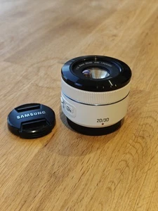 Samsung NX 45mm f/1.8 i-Function 2D/3D Lens (White) *RARE* - Picture 1 of 2