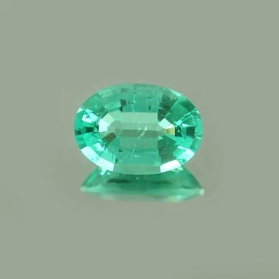 AAA 1.50 CT Lab Grown Colombian Hydrothermal Emerald Loose Gemstone Oval Cut - Image 1 of 4