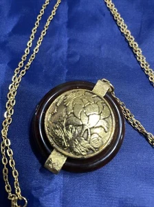 Parfüm Halskette Bernstein Lucite gerahmt Parfüm Anhänger 26" goldfarbene Kette Vintage - Bild 1 von 8