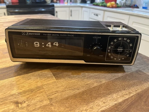 Vintage Emerson Flip Clock Radio DCF-80 AM FM Alarm  Working Retro!! Cover