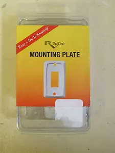 Placa de montaje blanca RV Designer S381 recorte: 0,550 x 1,125" - Imagen 1 de 1