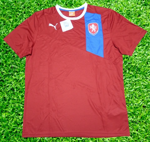 Czech Republic Soccer Jersey Football Shirt 100% Original Size XL 2012/2013 Home Cover
