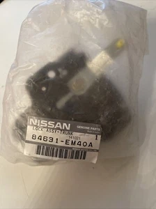 Genuine Nissan Lock 84631-EM40A - Bild 1 von 2