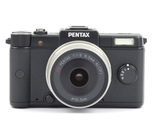 Ricoh Pentax Q 01 Standard Prime Black Digital Camera with 1.9/8.5mm Lens