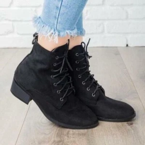 Women's Round Toe Lace-Up O-Ring Chunky Heel Ankle Combat Boots Booties - Picture 1 of 17