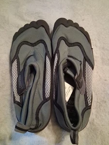 Fresko Slipper Wasserschuhe mit Zehen M2004, schwarz und grau Gr. 6 US Eur 37 - Bild 1 von 9