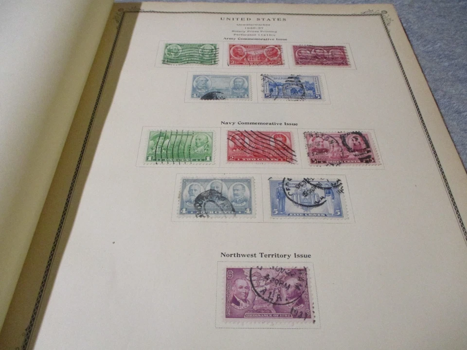 UNITED STATES STAMPS GROUP OF 11 ARMY COMMEMORATIVE ISSUE NAVY COMMEMORATIVE - Image 1 of 1