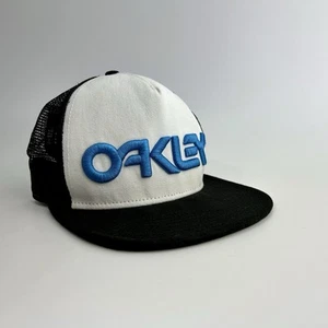 Oakley SnapBack Truckermütze 3D Logo blau/weiß/schwarz - New Era 9FIFTY OSFM - Bild 1 von 14