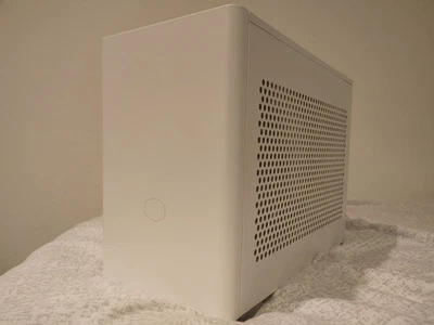 Cooler Master NR200P SFF Mini-ITX White PC Case + Tempered Glass Side Panel - Image 1 of 4