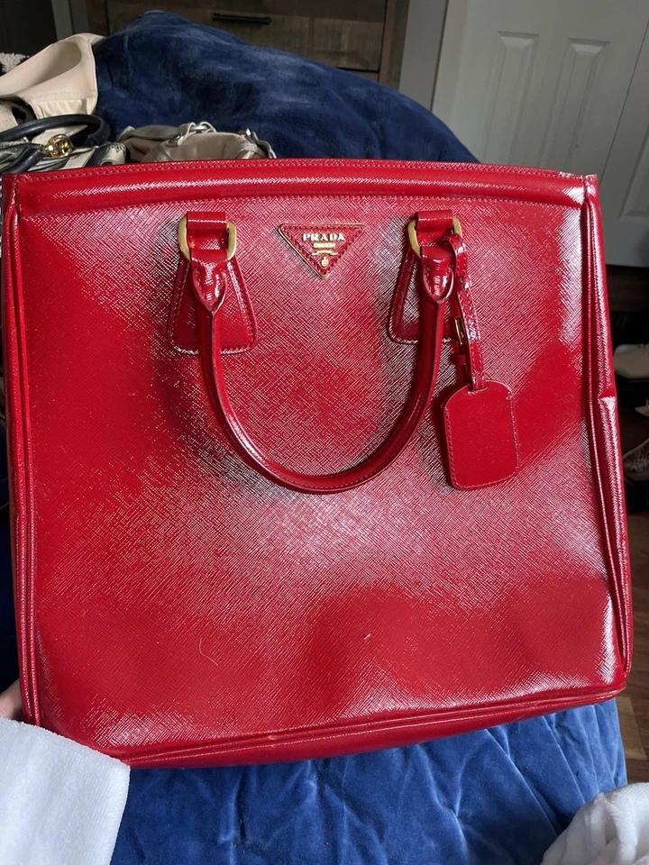 authentic prada saffiano - Image 1 of 4