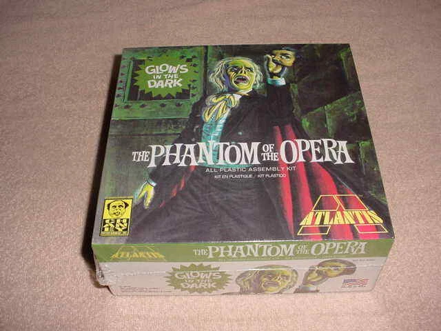 Atlantis The Phantom Of The Opera Glows in the Dark ,1:8 ,Model Kit # 451 (NISB) - Image 1 of 1