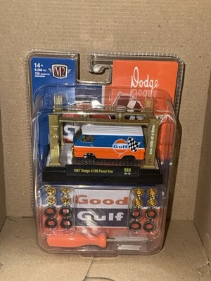 Kit de modelo M2 Machines R80 GULF 1967 Dodge A100 painel van CHASE 1:64 - Imagem 1 de 4