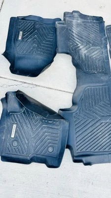 Alfombrillas para todo clima GMC Yukon 2021 Foto 1 de 2