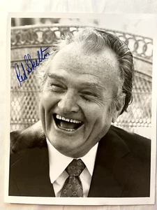 VTG B&W Red Skelton Autographed Photo Red Skelton Show - Picture 1 of 3