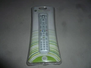 NEW XBOX 360 LIVE UNIVERSAL MEDIA REMOTE OFFICIAL CONTROLLER WHITE MICROSOFT - Picture 1 of 4