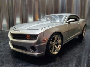 2010 Chevy Camaro SS Jada 1:18 Scale Diecast Model Car Collectors Club - Picture 1 of 18