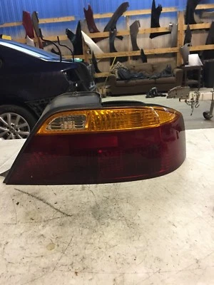 Luz trasera derecha para pasajero ACURA TL 1999- FABRICANTE DE EQUIPOS ORIGINALES Foto 1 de 2