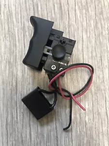 Ricambio interruttore trigger trapano tipo 1 Black+Decker BEH710 - Foto 1 di 1