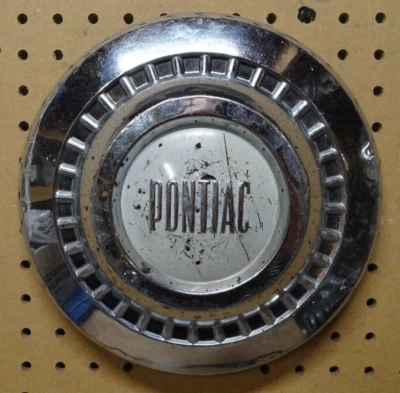 Pontiac Safari 1955 1956 1957, Chieftain, Catalina ~ Plato para perro con tapacubos individuales Foto 1 de 4