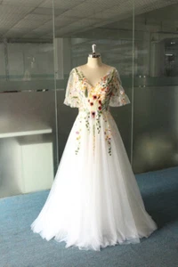 Unique 3D Flower Wedding Dress A Line Forest Bohomian with Butterfly sleeves - Picture 1 of 10