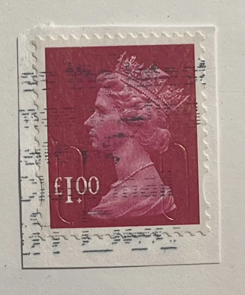 GB MÁQUINA QEII.  £1 Magenta. Usado.  SG# U2933 (M11L) en pieza Foto 1 de 1