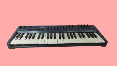 M-Audio Oxygen  49 - Keyboard Controller - 49 Keys  - Free shipping. - Image 1 of 4