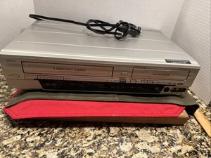 Funai SV2000 WV20V6 Video Cassette DVD Recorder VHS DVD Combo Player TESTED - Picture 1 of 12