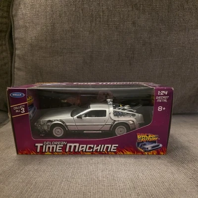 Back to the Future Delorean Time Machine Welly 1/24 比例压铸密封全新 — 第 1/4 张图片