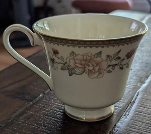 Taza de té - JASMINE de Minton Bone China Cup FINE BONE CHINA, Inglaterra, como nueva  - Imagen 1 de 4