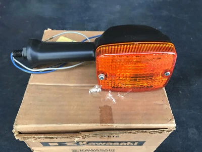 NOS OEM 1982-1983 KAWASAKI KZ1000R KZ1000J KZ1100B FRONT TURN SIGNAL  23037-1103 - Image 1 of 4